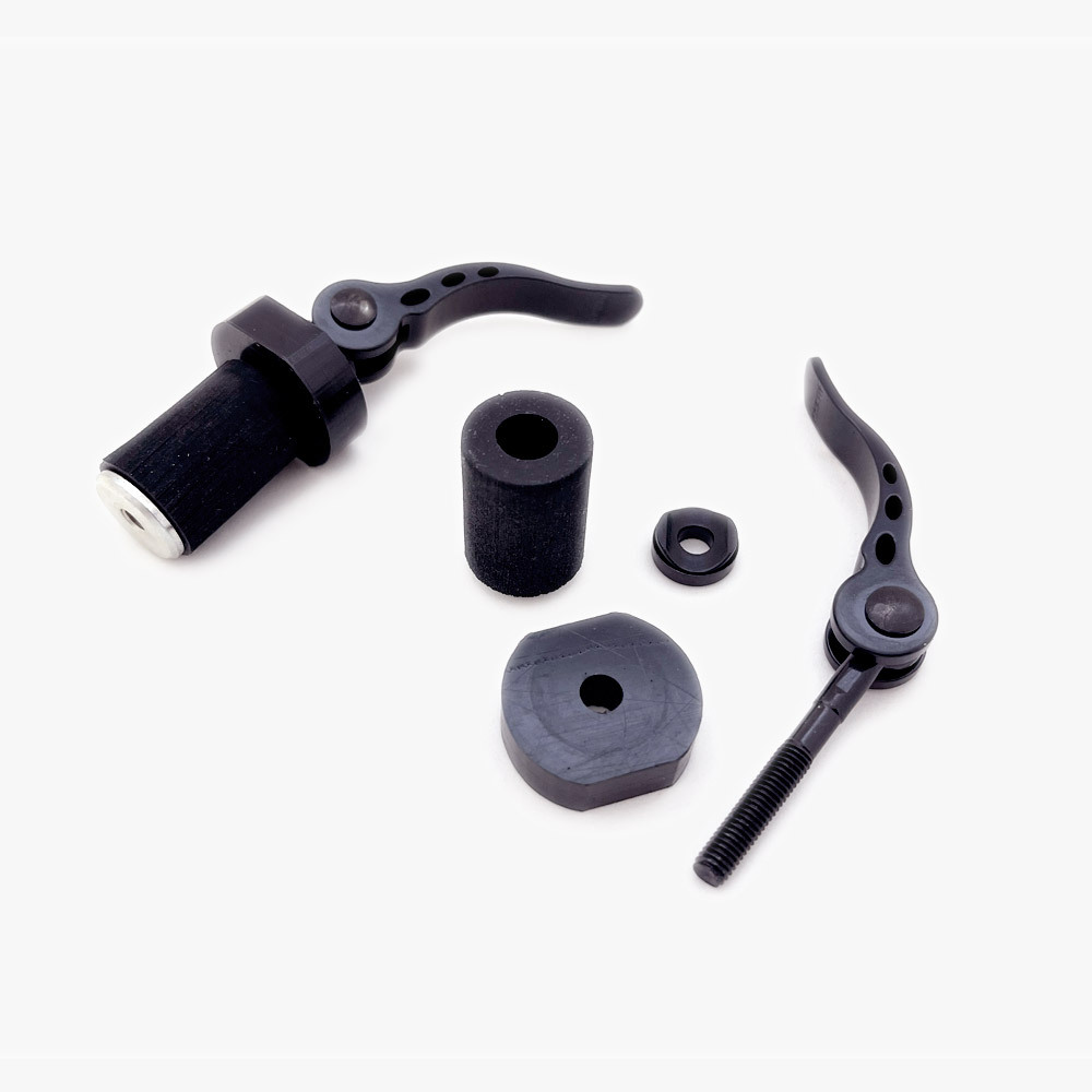 Snabbfäste CFMOTO - Quick release 2-pack, Passar CFMOTO original kompositrack. Ett tillbehör till ATV fyrhjuling utformat för styrka, säkerhet och funktion i Scandinaviskt klimat. 1