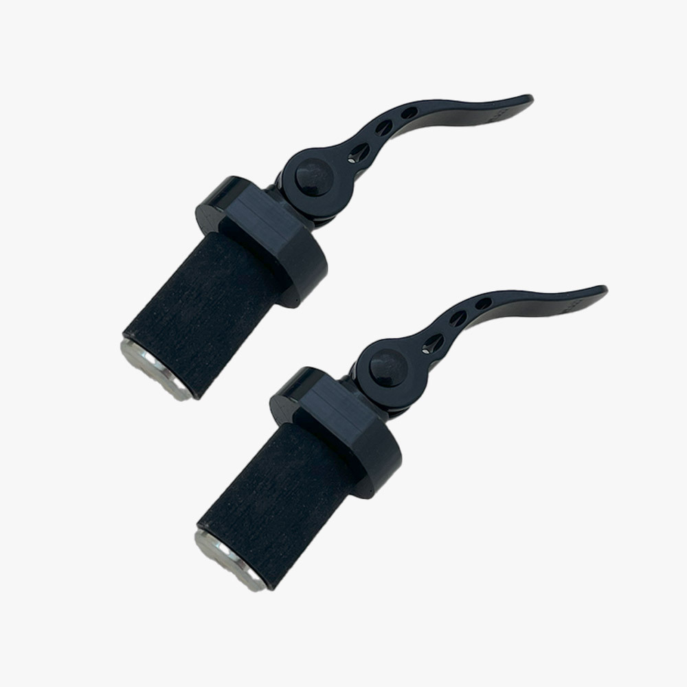 Snabbfäste CFMOTO - Quick release 2-pack, Passar CFMOTO original kompositrack. Ett tillbehör till ATV fyrhjuling utformat för styrka, säkerhet och funktion i Scandinaviskt klimat.