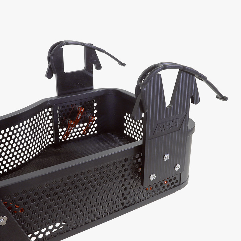 Röjsågsfäste till APG korgar, Med snabbfäste. Ett tillbehör till ATV fyrhjuling utformat för styrka, säkerhet och funktion i Scandinaviskt klimat. 2