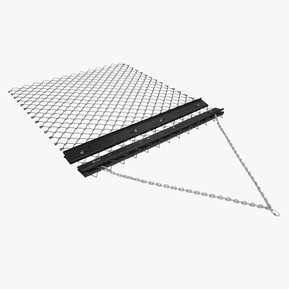 Harvmatta light 120 cm, Kopplas bakom ATV, UTV eller trädgårdstraktor. Ett tillbehör till ATV fyrhjuling utformat för styrka, säkerhet och funktion i Scandinaviskt klimat.
