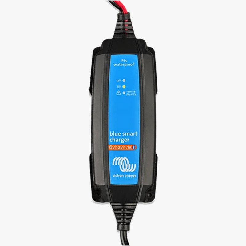 Blue Smart IP65s laddare 12-6V 1,1A, Med inbyggd Bluetooth. Ett tillbehör till ATV fyrhjuling utformat för styrka, säkerhet och funktion i Scandinaviskt klimat.